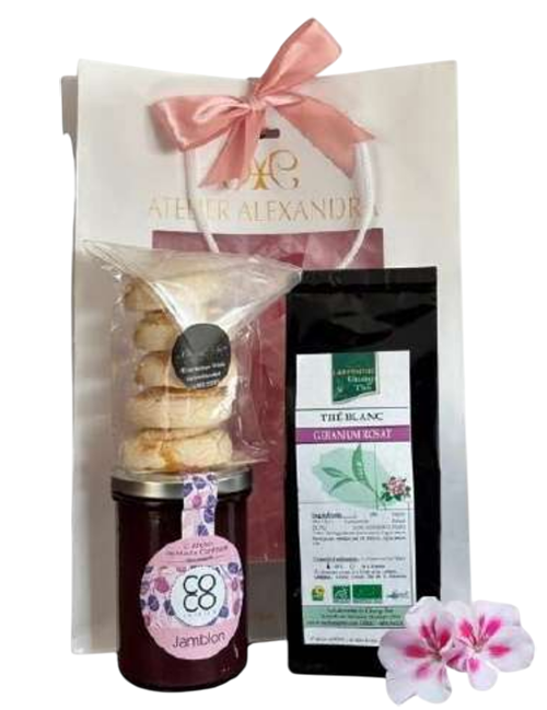 Screenshot 2025 09 03 at 10 18 14 Catalogue Atelier Alexandra 2025.pdf Photoroom 1